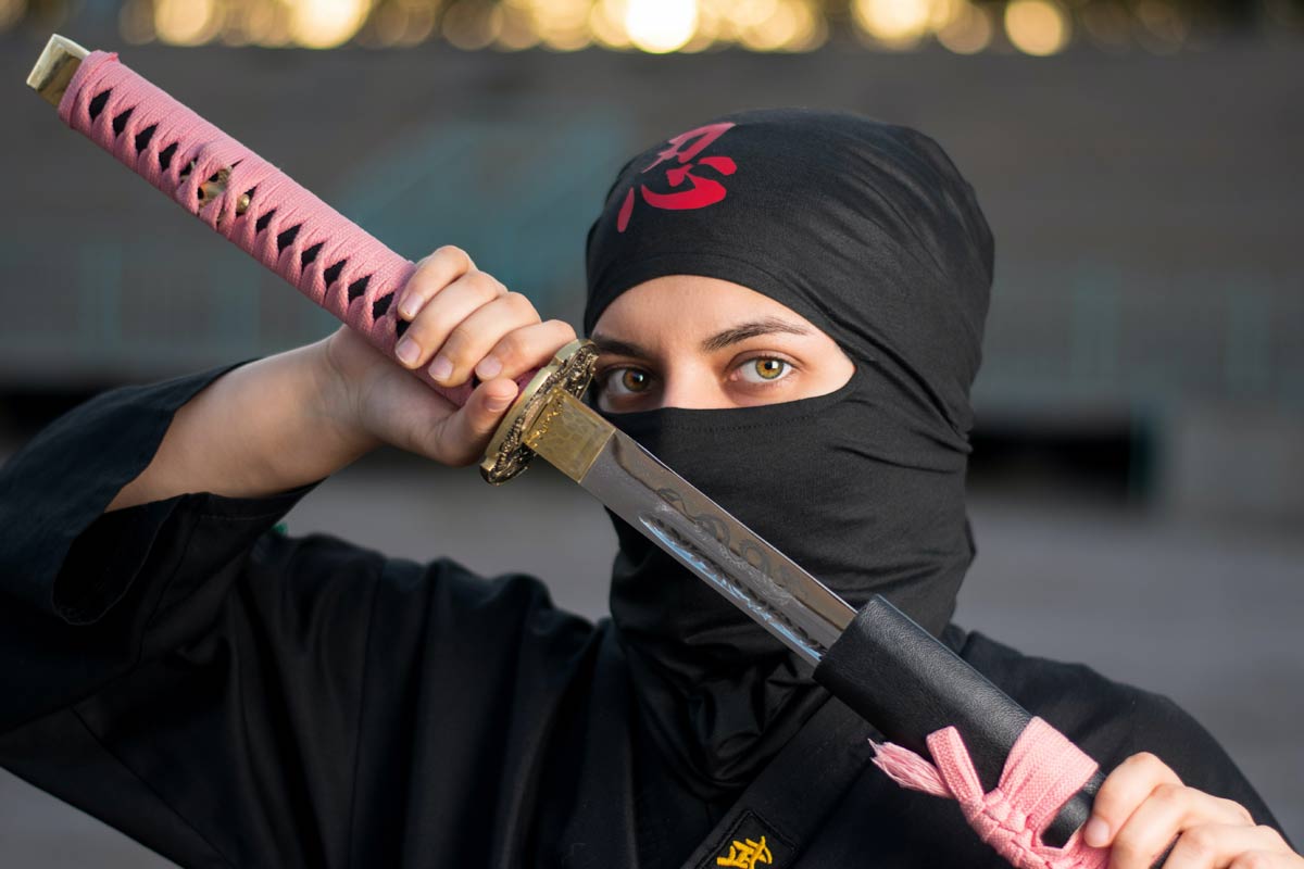Prepara un disfraz de ninja casero paso a paso