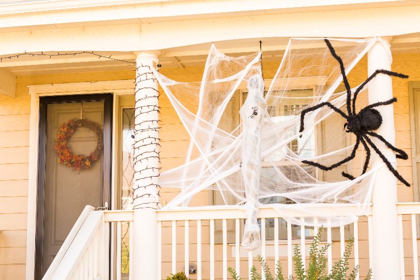 Cómo decorar la puerta de casa en Halloween